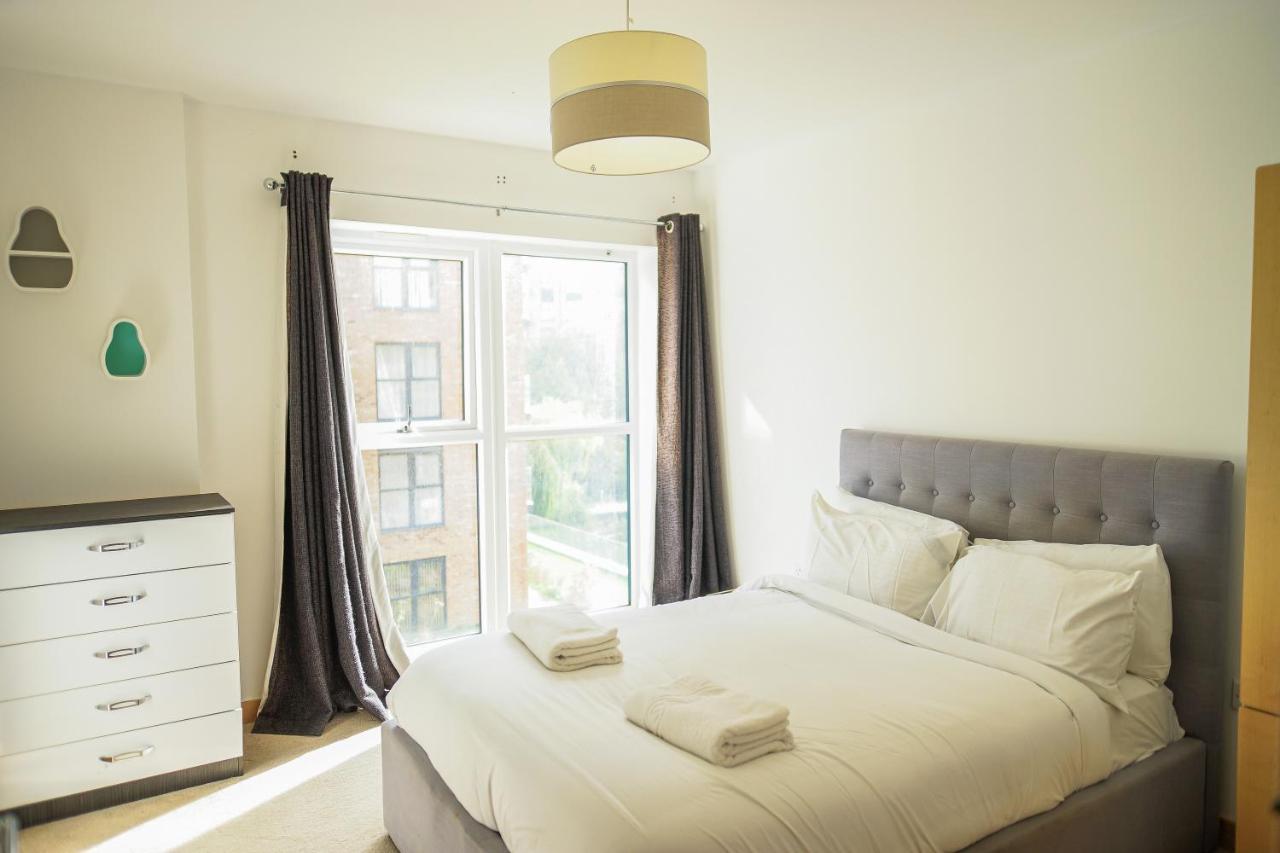 Dartford Luxury 2 Bed Apartment エクステリア 写真