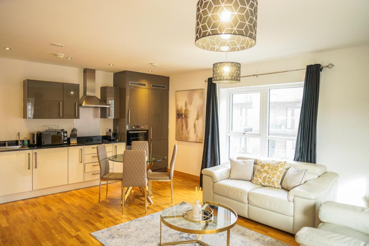 Dartford Luxury 2 Bed Apartment エクステリア 写真